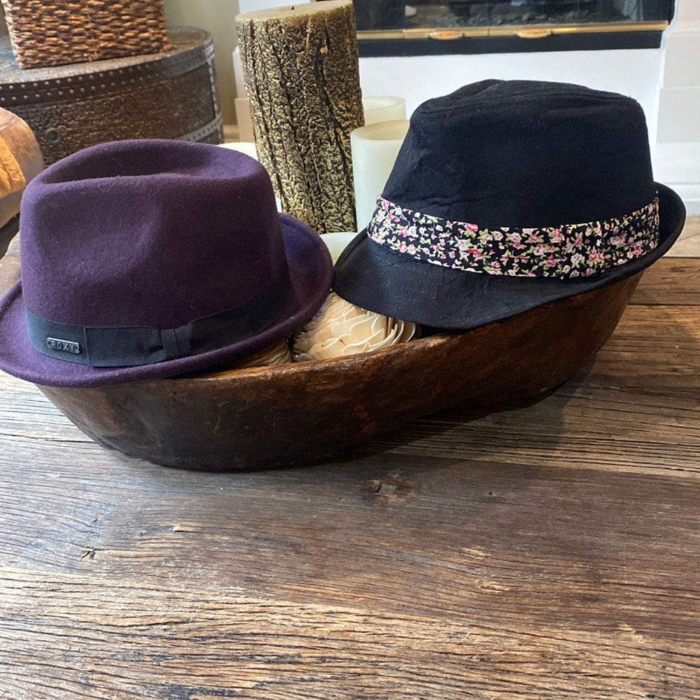 Set of 2 girls hats